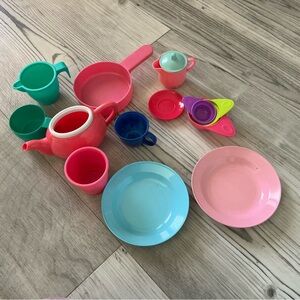 Girls American girl and other brand play kitchen plastic toys